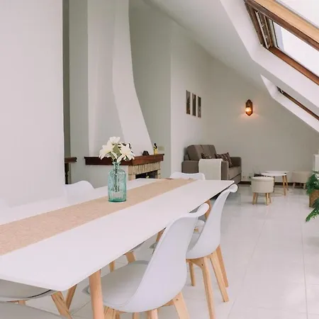 Vistas De Lujo Al Lado Del Mar By Nyaraló Moaña